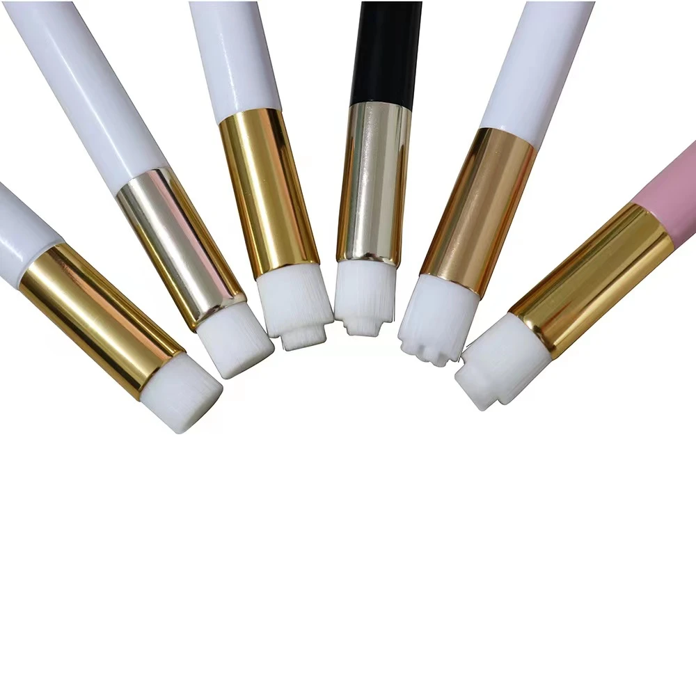 eyelash cleansing brush